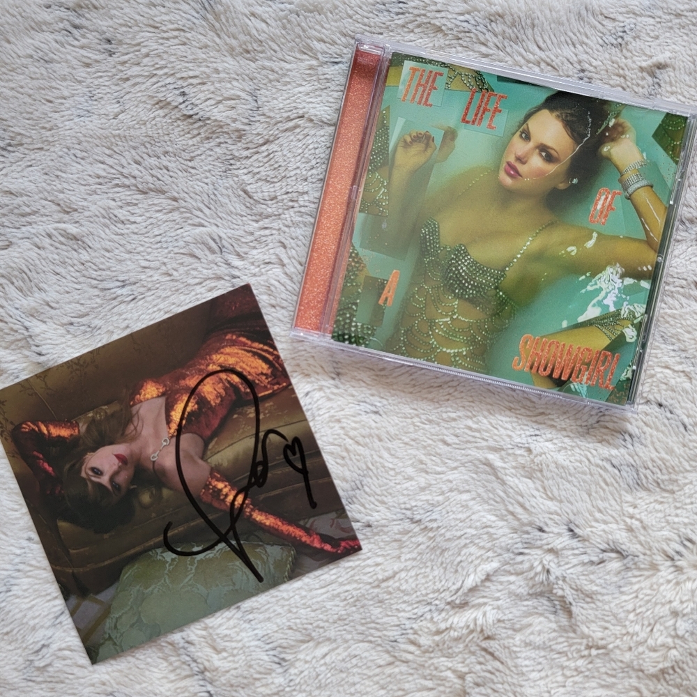 Taylor Swift The Life of a Showgirl CD & Hand Signed Photo 2